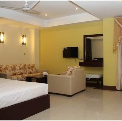 Hotel Multan Continental Exteriör bild